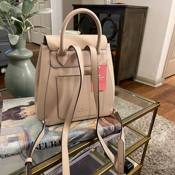 NWT Kate Spade Adel Medium Flap Backpack in Warmbeige Leather - Picture 3 of 11